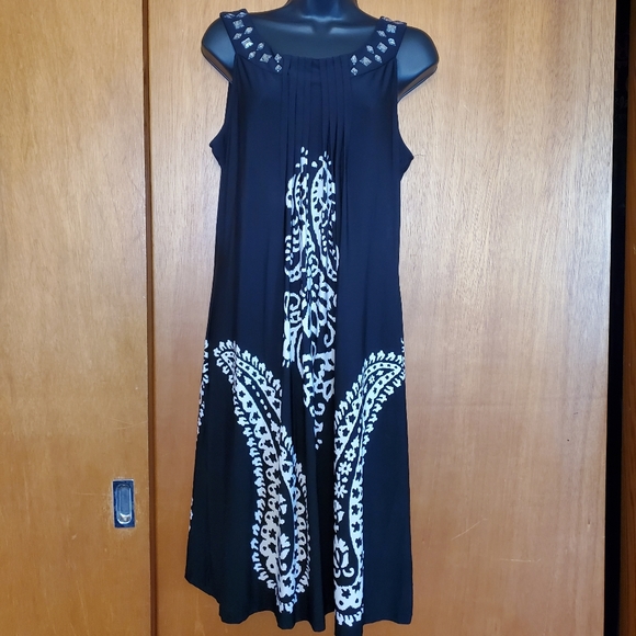 Dressbarn beautiful flowy pattern dress (10) - Picture 2 of 8